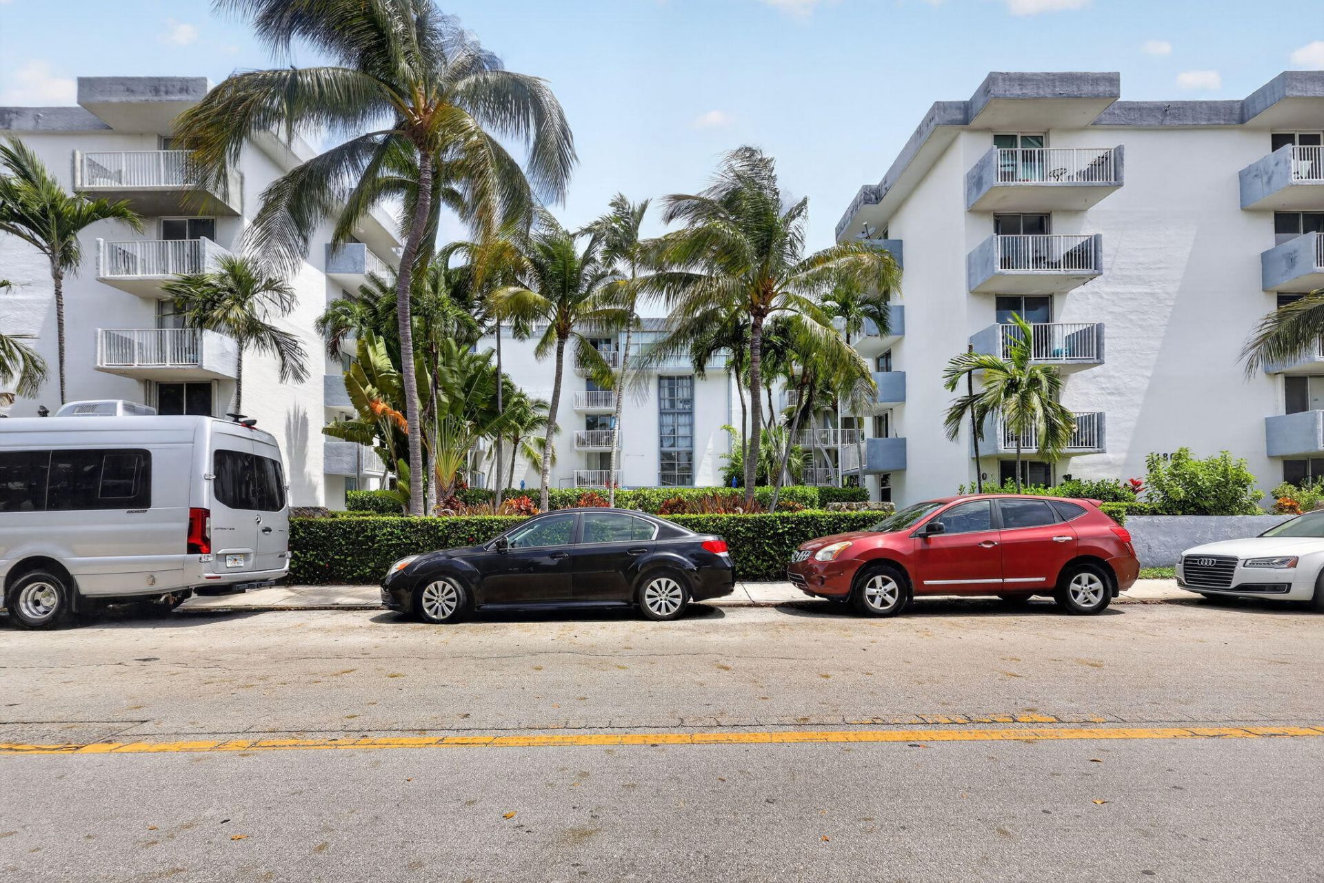 1801 S Treasure Drive, Unit 415, North Bay Village, FL 33141 Photo