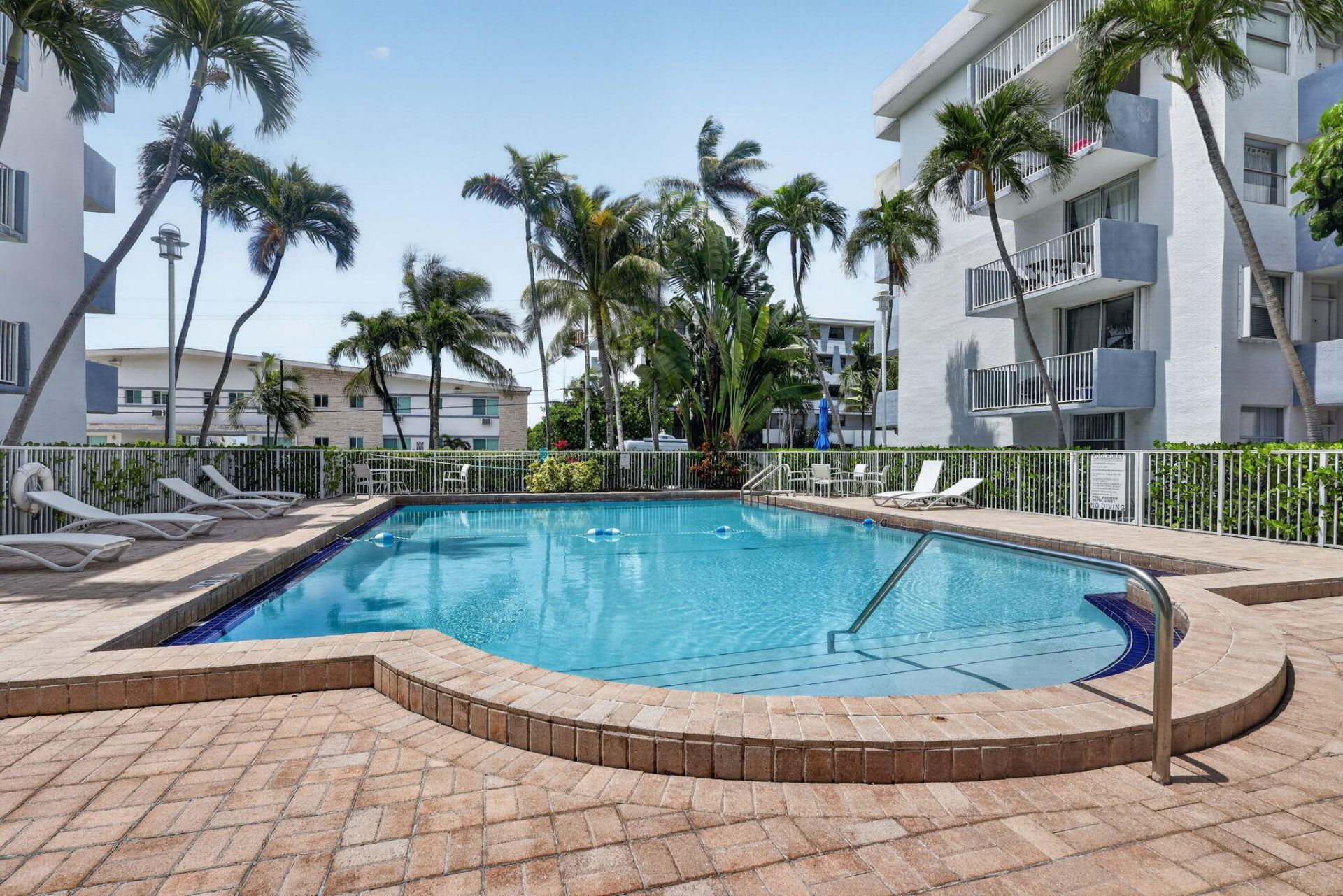 1801 S Treasure Drive, Unit 415, North Bay Village, FL 33141 Photo