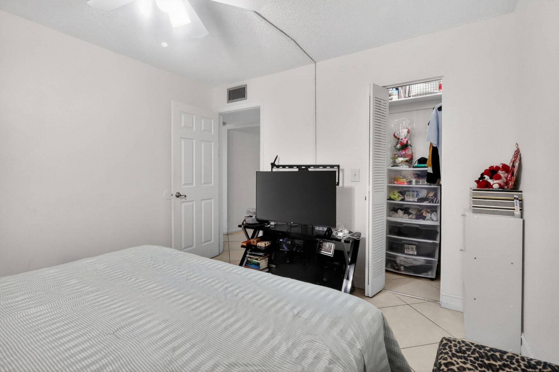 1801 S Treasure Drive, Unit 415, North Bay Village, FL 33141 Photo
