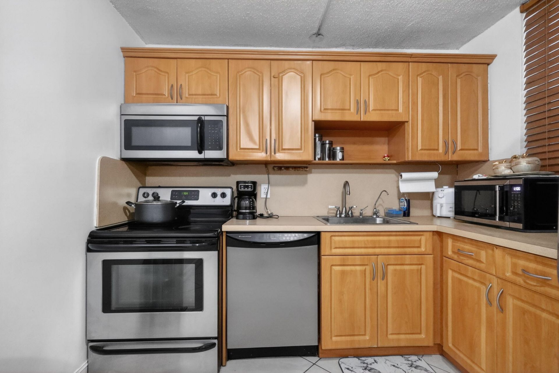 1801 S Treasure Drive, Unit 415, North Bay Village, FL 33141 Photo