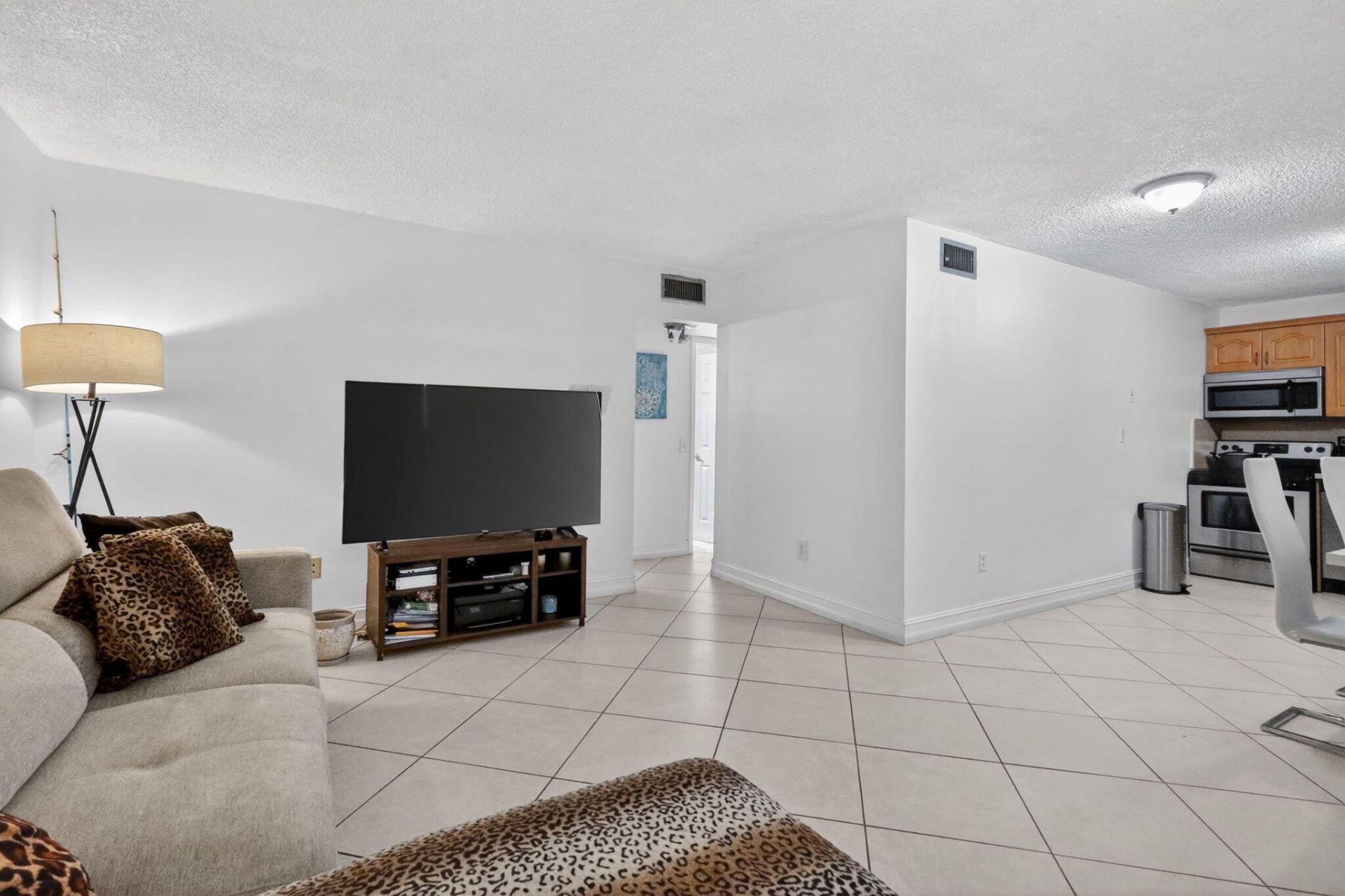 1801 S Treasure Drive, Unit 415, North Bay Village, FL 33141 Photo