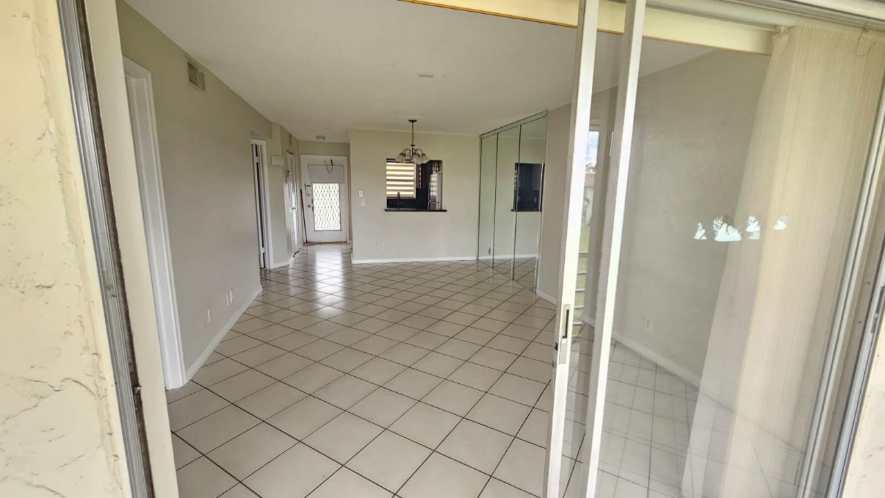 9911 Sandalfoot Boulevard, Unit 116, Boca Raton, FL 33428 Photo