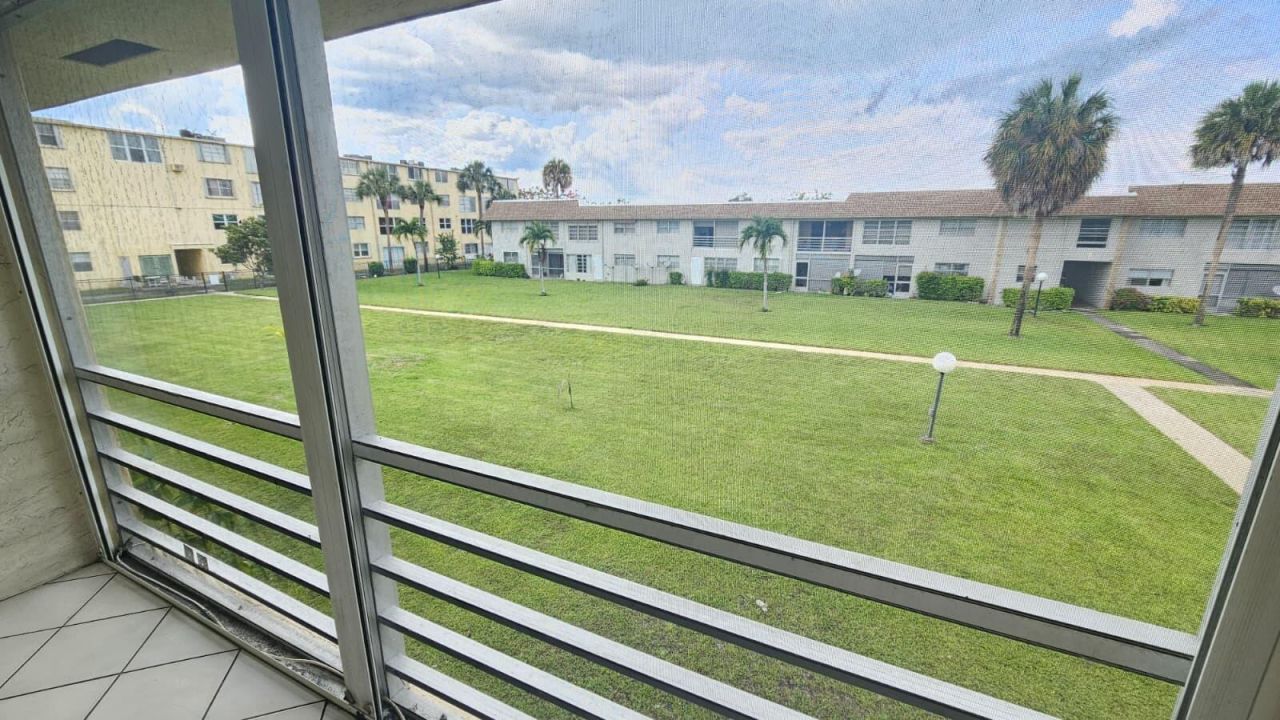 9911 Sandalfoot Boulevard, Unit 116, Boca Raton, FL 33428 Photo