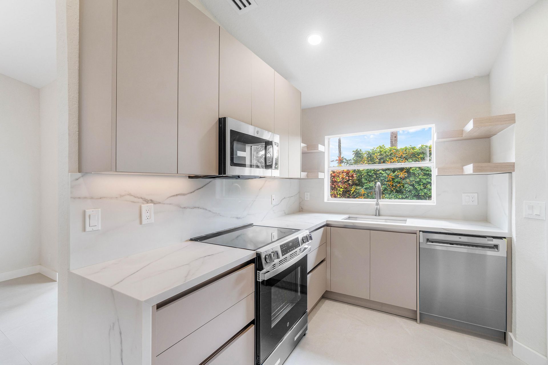 6170 Lake Hibiscus Drive, Delray Beach, FL 33484 Photo