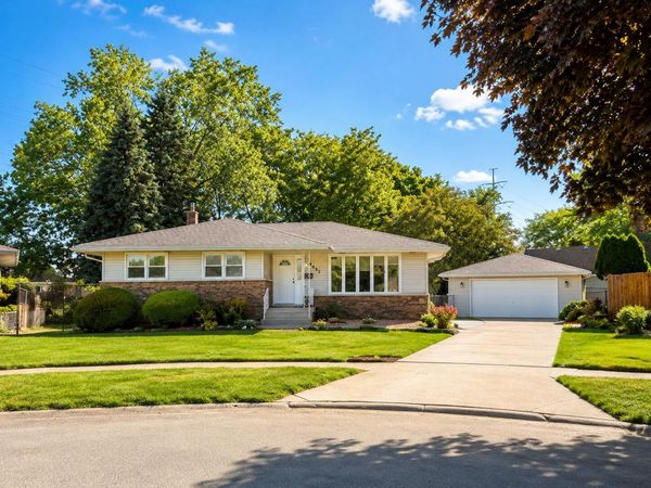 8832 Jackson Court , Munster, IN 46321