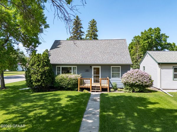 422 GRANT Street , Crookston, MN 56716