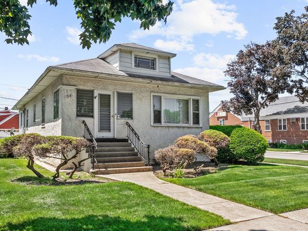 1218 N 18th Avenue , Melrose Park, IL 60160