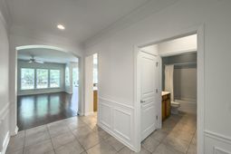 318 Oyster Bay Drive photo 4