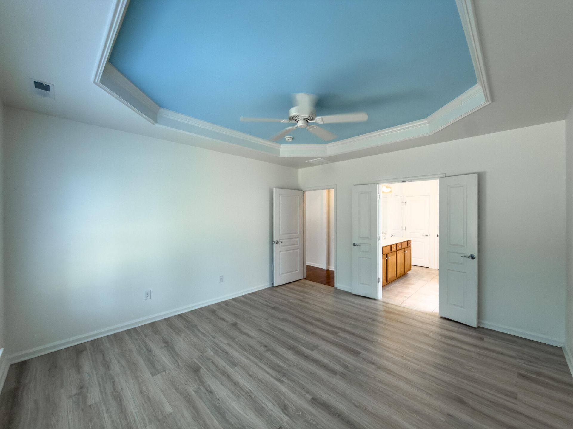 318 Oyster Bay Drive Photo 20