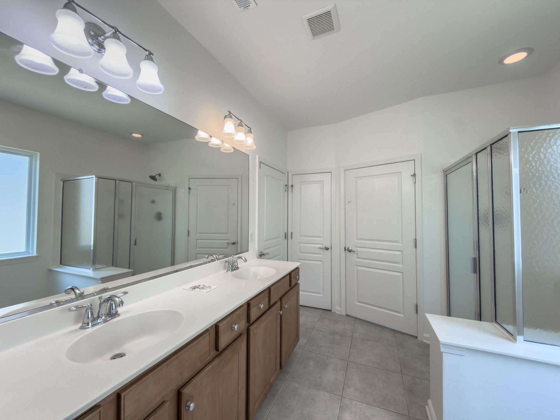 318 Oyster Bay Drive Photo 21