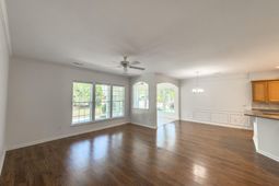 318 Oyster Bay Drive photo 4
