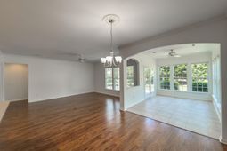 318 Oyster Bay Drive photo 4