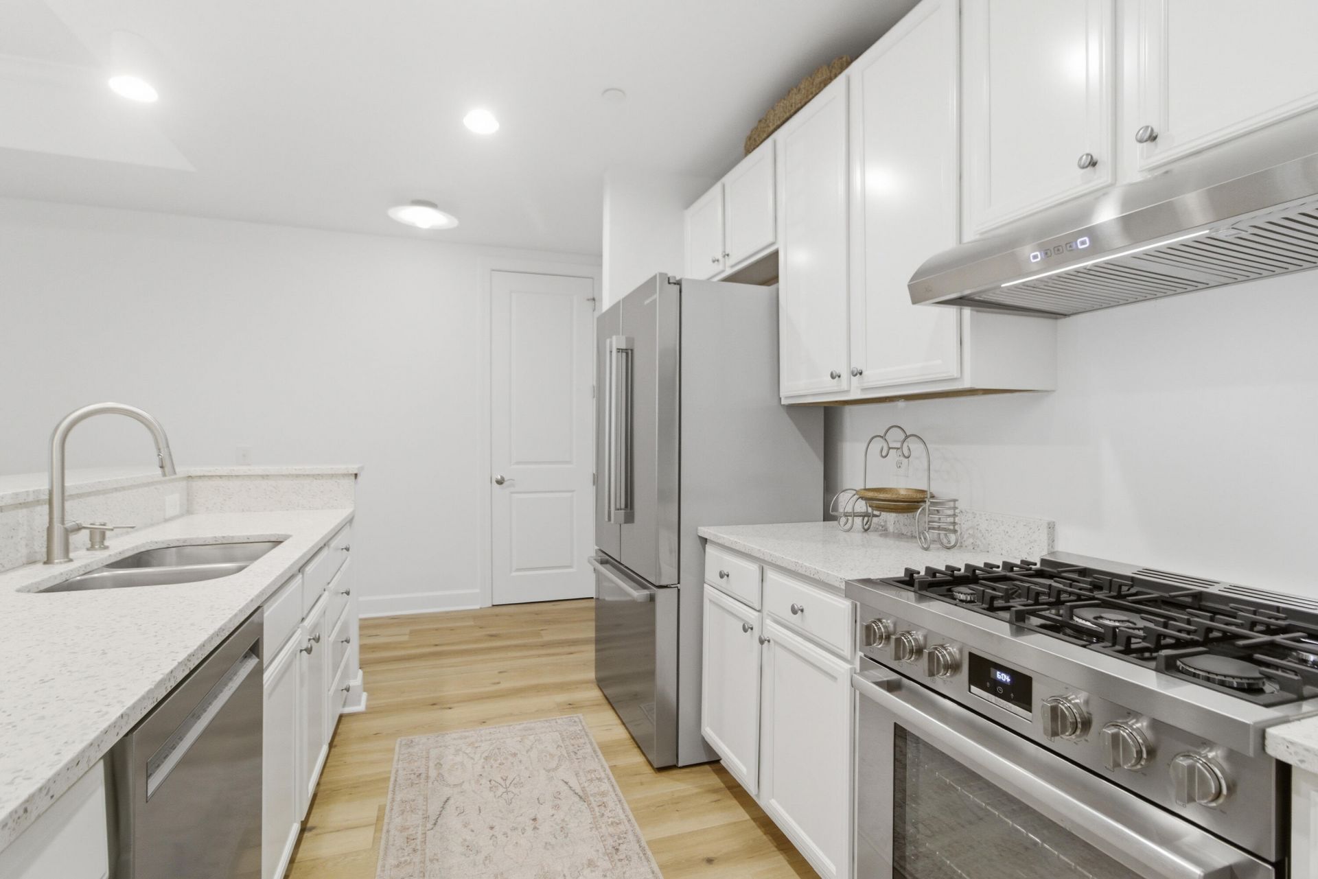 135 Pier View Street Photo 6