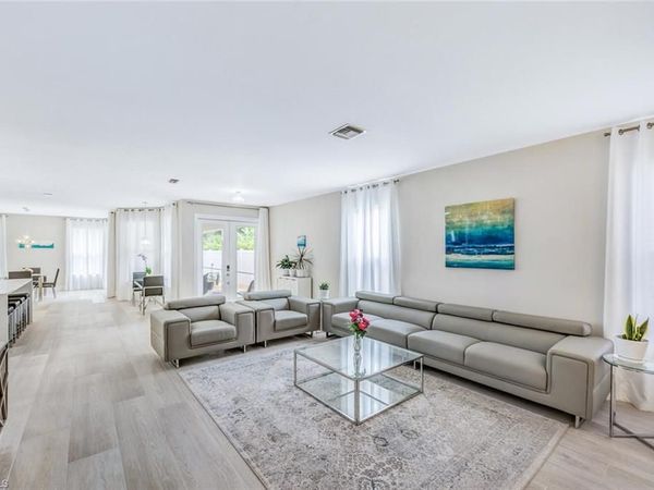 8260 Laurel Lakes BLVD, NAPLES, FL 34119