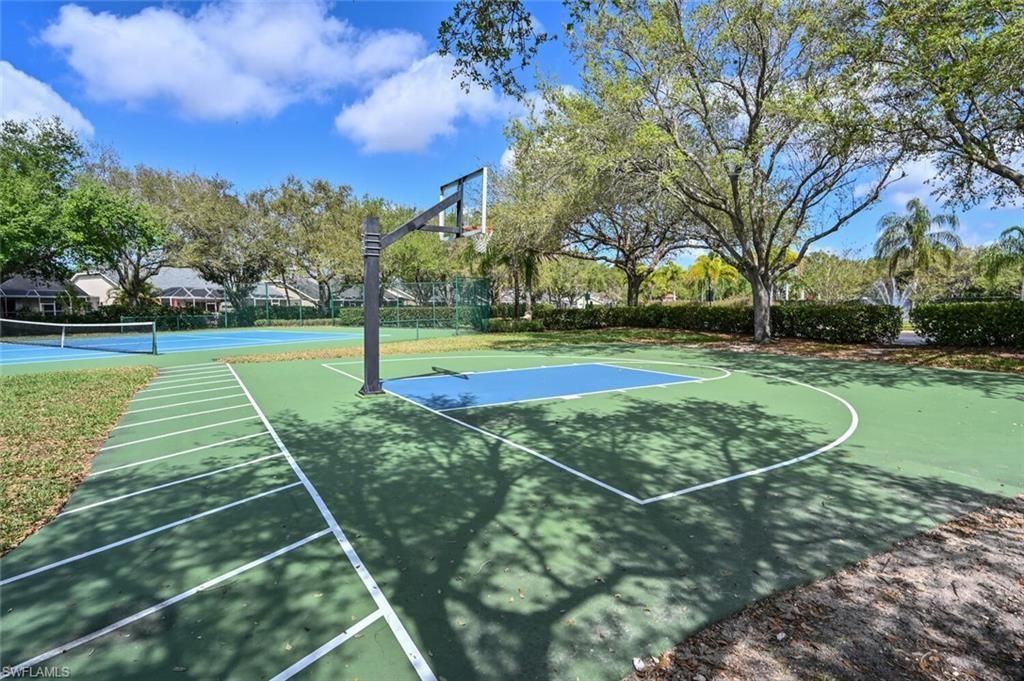 8260 Laurel Lakes Blvd, Naples, FL 34119 Photo