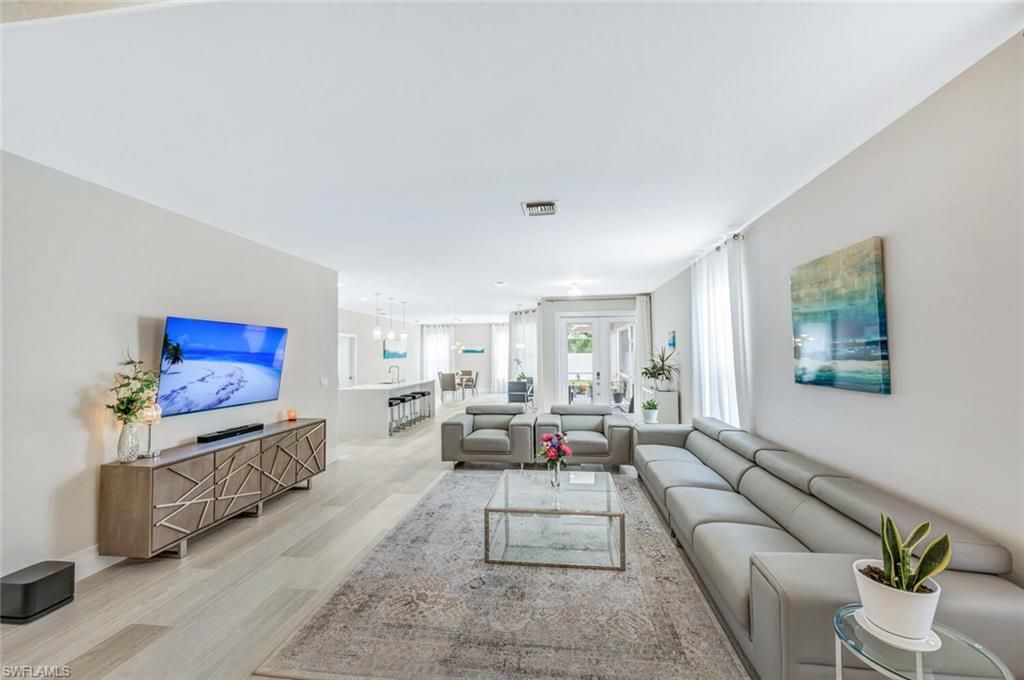 8260 Laurel Lakes Blvd, Naples, FL 34119 Photo