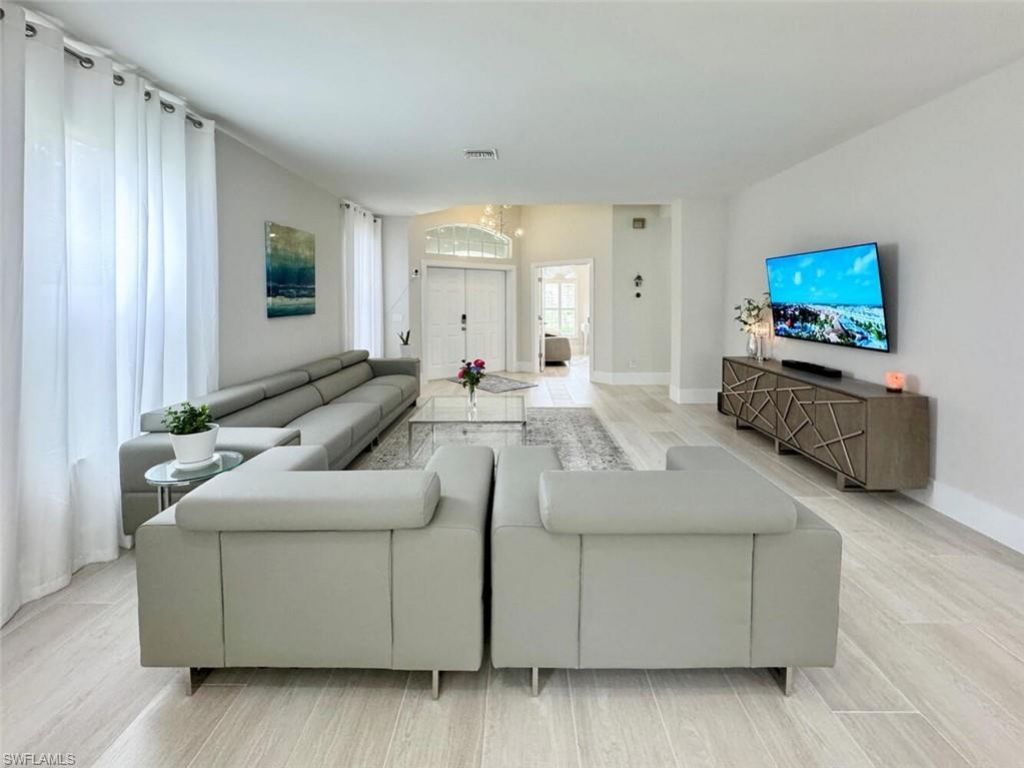 8260 Laurel Lakes Blvd, Naples, FL 34119 Photo