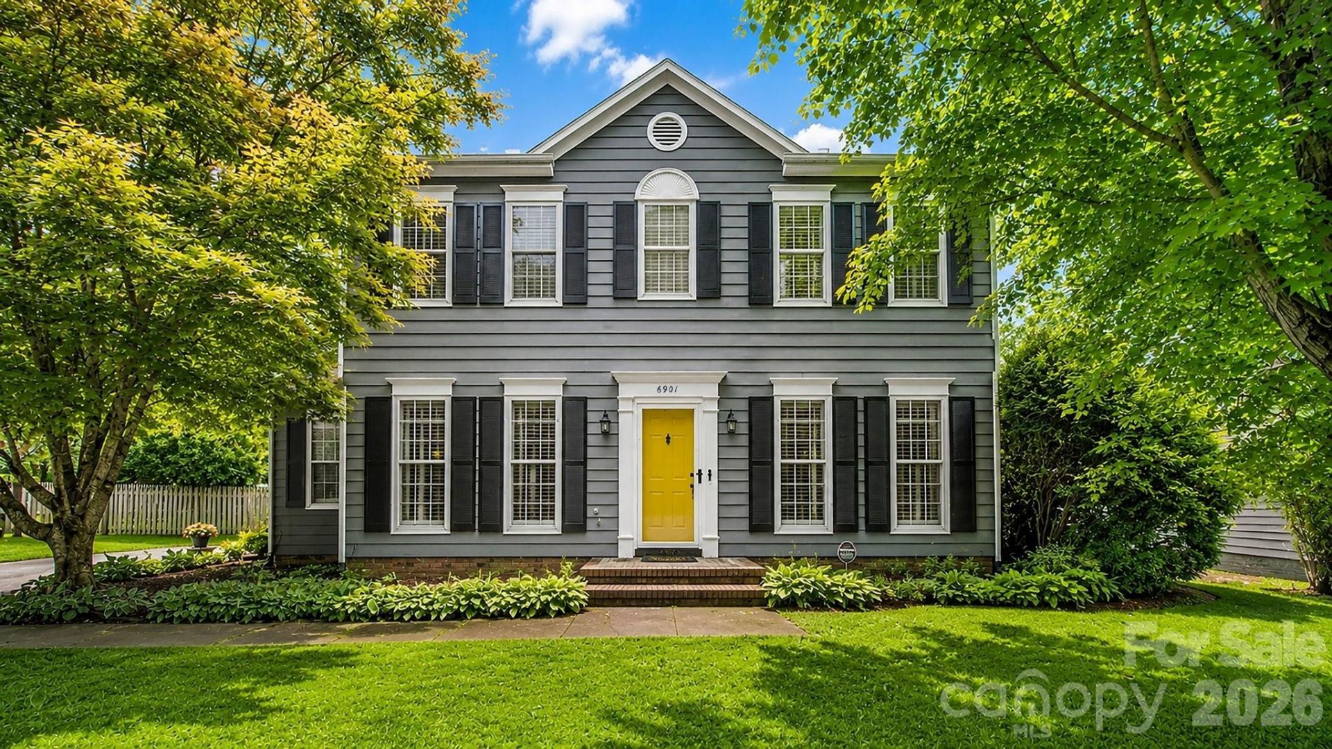 6901 Daerwood Place , Charlotte, NC 28215 Main Photo