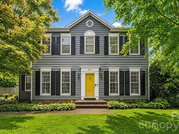6901 Daerwood Place , Charlotte, NC 28215