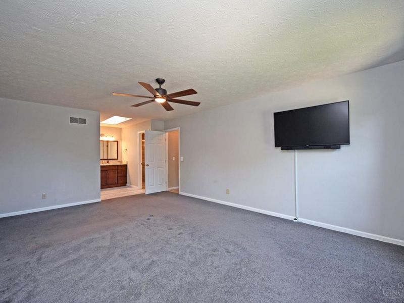 7463 Kingston Hill Court, Cincinnati, OH 45255 Photo 28
