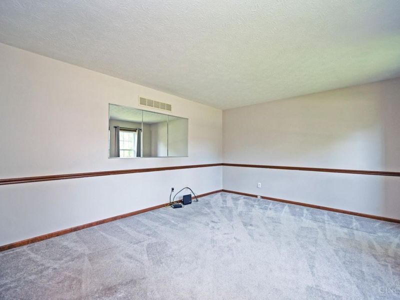 7463 Kingston Hill Court, Cincinnati, OH 45255 Photo 6
