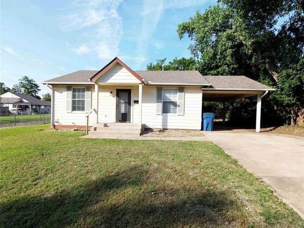 616 Lions Park Place, Midwest City, OK 73110