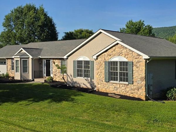 8613 HOLLOW ROAD , MIDDLETOWN, MD 21769