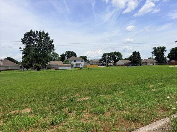 36684 Carter Avenue , Wagoner, OK 74467