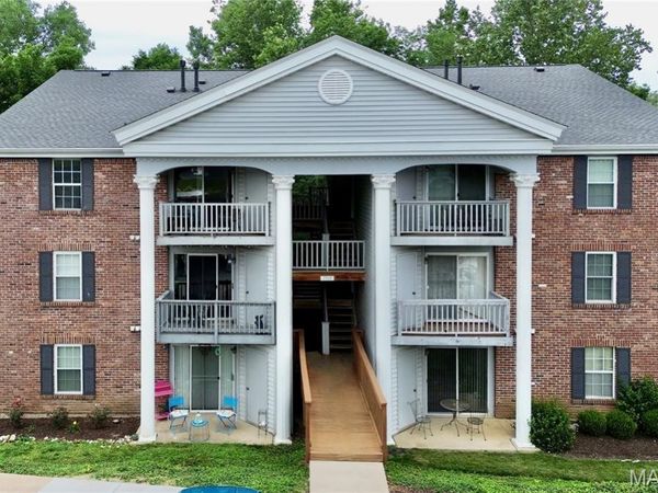 7519 Triwoods Drive, Unit K, Shrewsbury, MO 63119