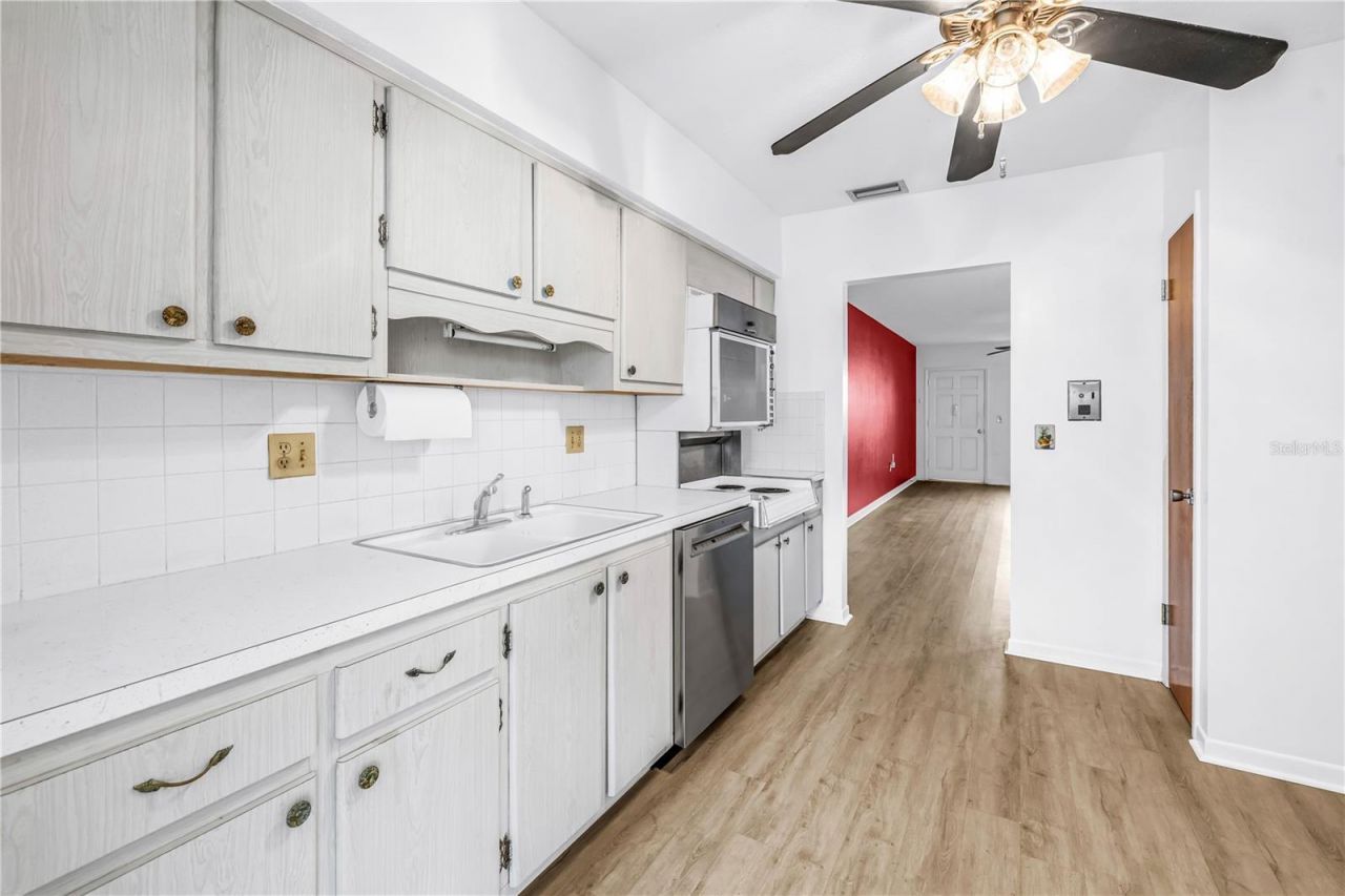 5729 13th Avenue N, Unit 102D, Saint Petersburg, FL 33710 Photo