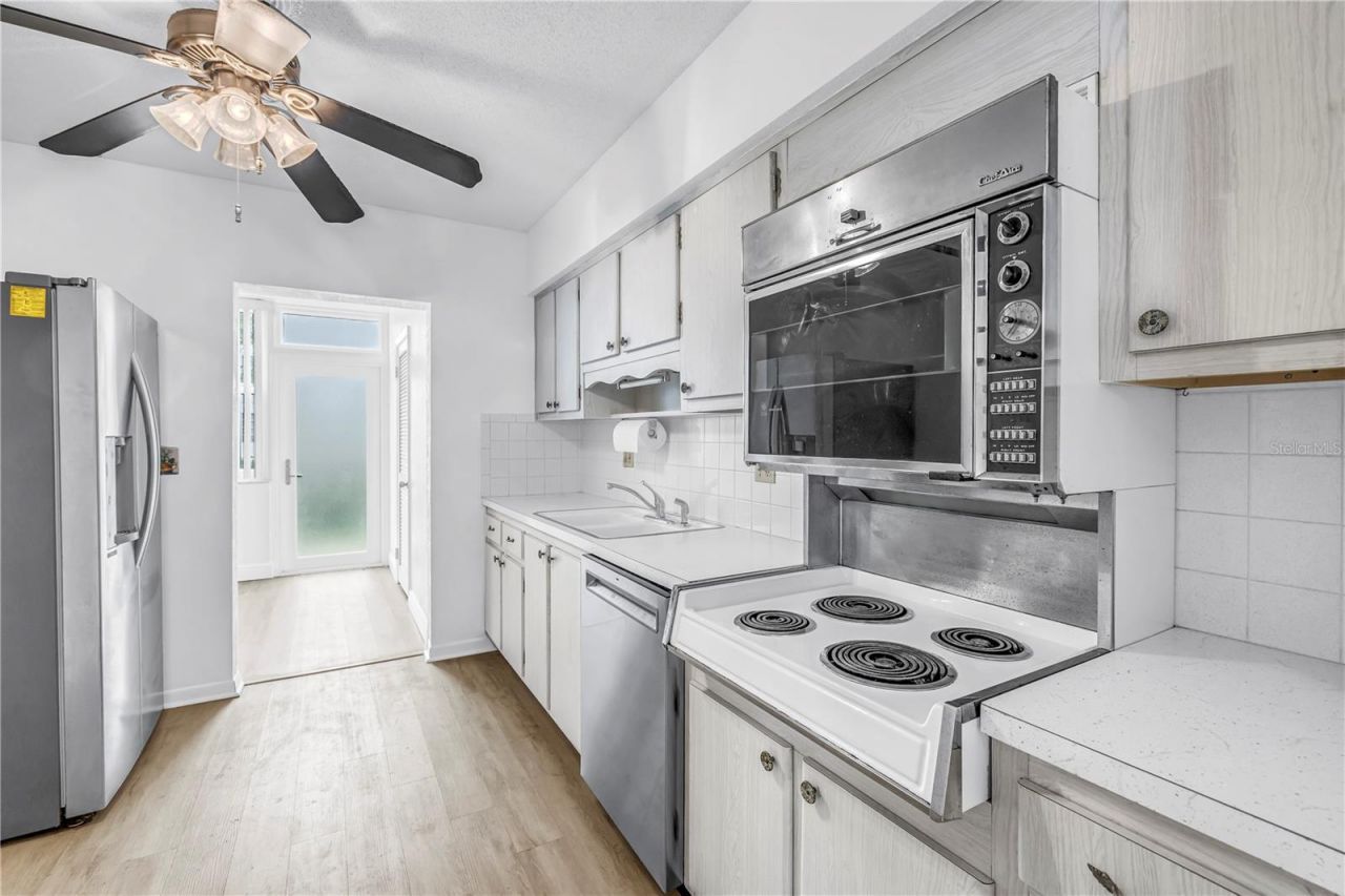 5729 13th Avenue N, Unit 102D, Saint Petersburg, FL 33710 Photo