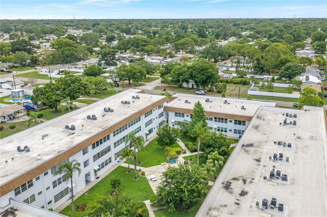 5729 13th Avenue N, Unit 102D, Saint Petersburg, FL 33710 Photo