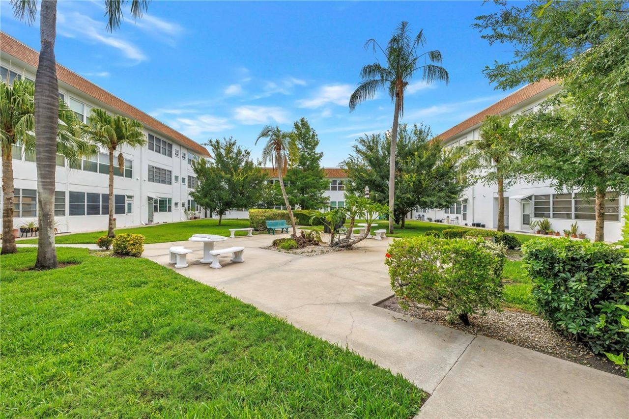 5729 13th Avenue N, Unit 102D, Saint Petersburg, FL 33710 Photo