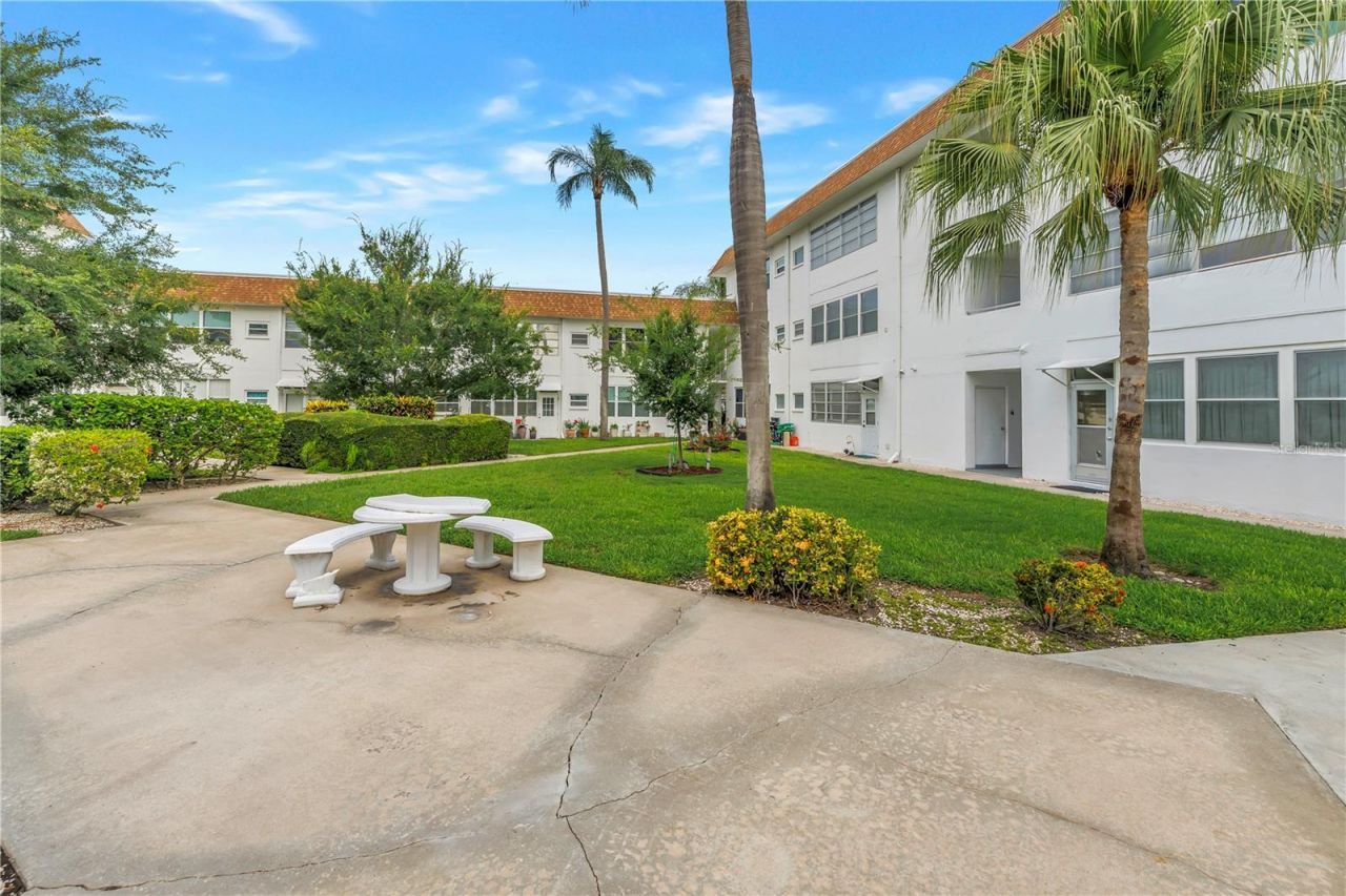 5729 13th Avenue N, Unit 102D, Saint Petersburg, FL 33710 Photo