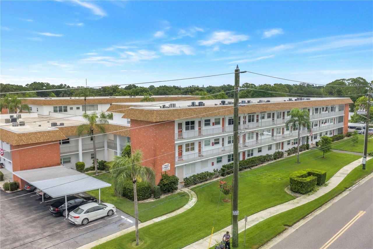 5729 13th Avenue N, Unit 102D, Saint Petersburg, FL 33710 Photo