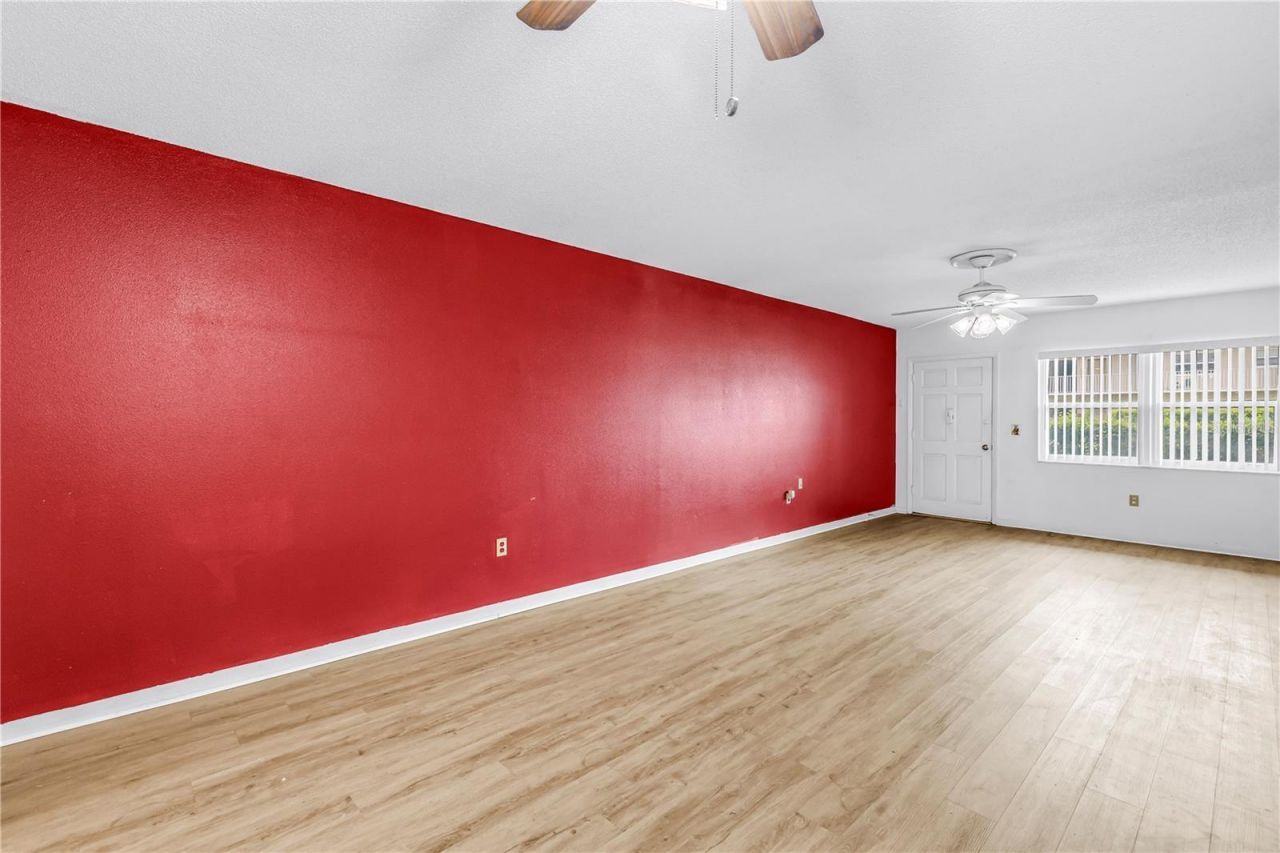 5729 13th Avenue N, Unit 102D, Saint Petersburg, FL 33710 Photo