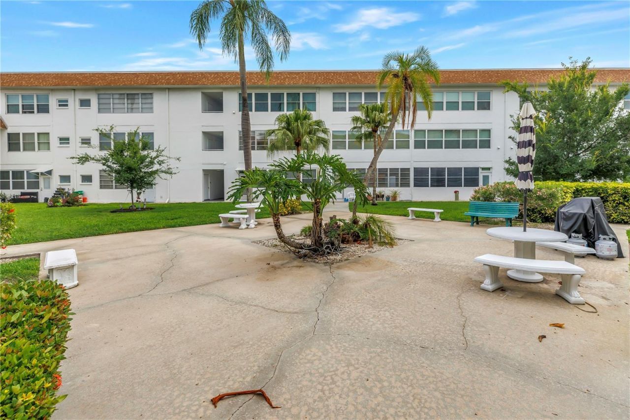 5729 13th Avenue N, Unit 102D, Saint Petersburg, FL 33710 Photo
