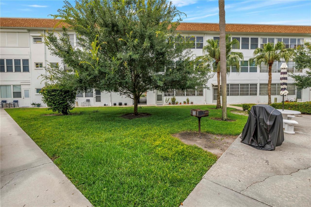 5729 13th Avenue N, Unit 102D, Saint Petersburg, FL 33710 Photo