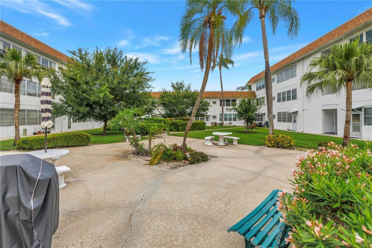 5729 13th Avenue N, Unit 102D, Saint Petersburg, FL 33710 Photo