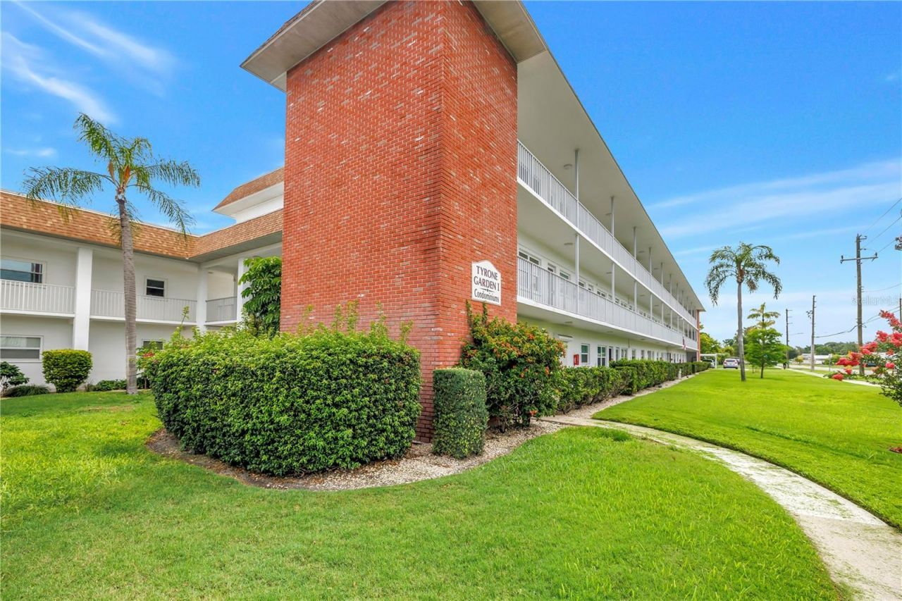 5729 13th Avenue N, Unit 102D, Saint Petersburg, FL 33710 Photo