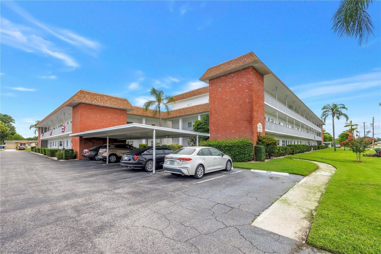 5729 13th Avenue N, Unit 102D, Saint Petersburg, FL 33710 Photo