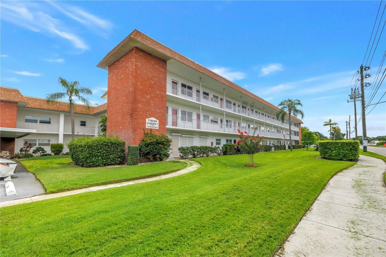 5729 13th Avenue N, Unit 102D, Saint Petersburg, FL 33710 Photo