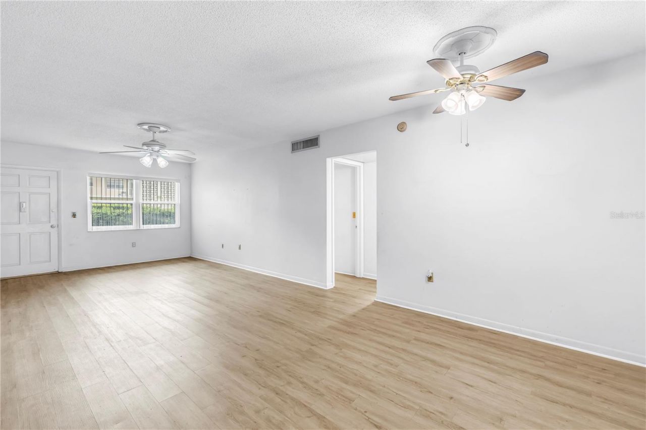 5729 13th Avenue N, Unit 102D, Saint Petersburg, FL 33710 Photo