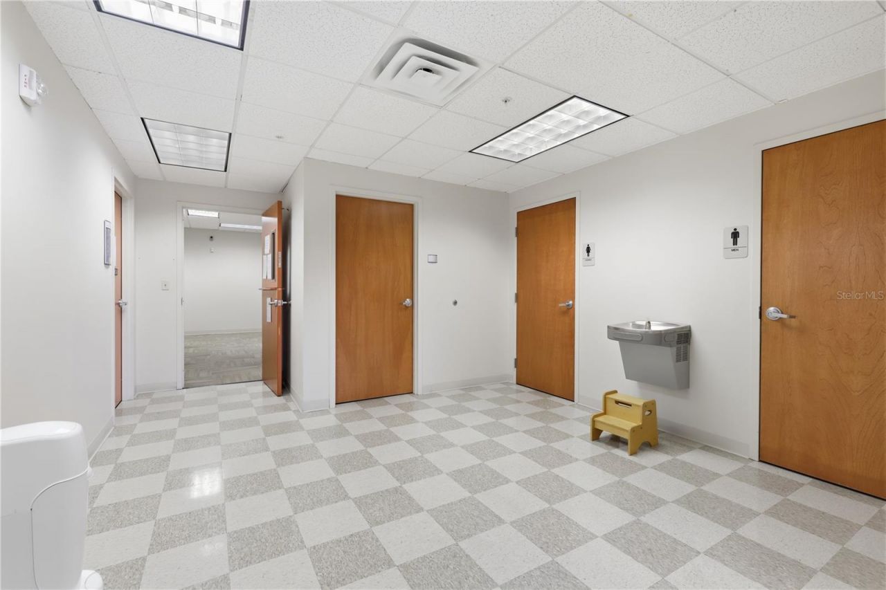 8669 Baypine Road, Jacksonville, FL 32256 Photo