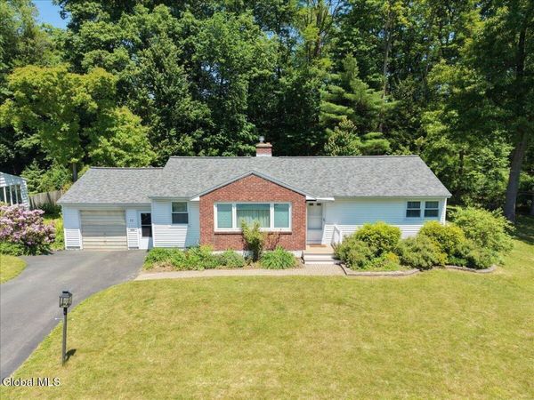 73 Saratoga Drive, Glenville, NY 12302