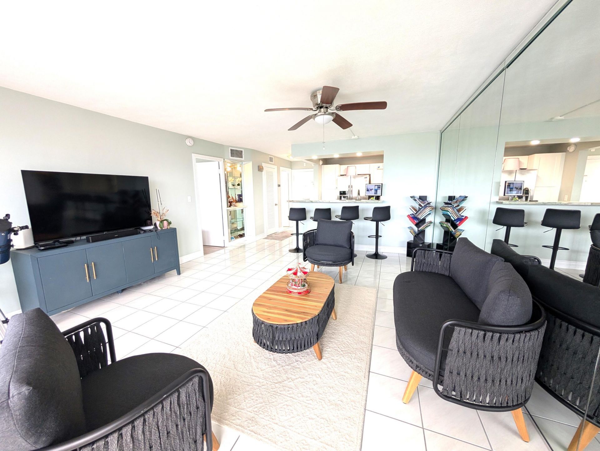 133 N Pompano Beach Boulevard, Unit 806, Pompano Beach, FL 33062 Photo