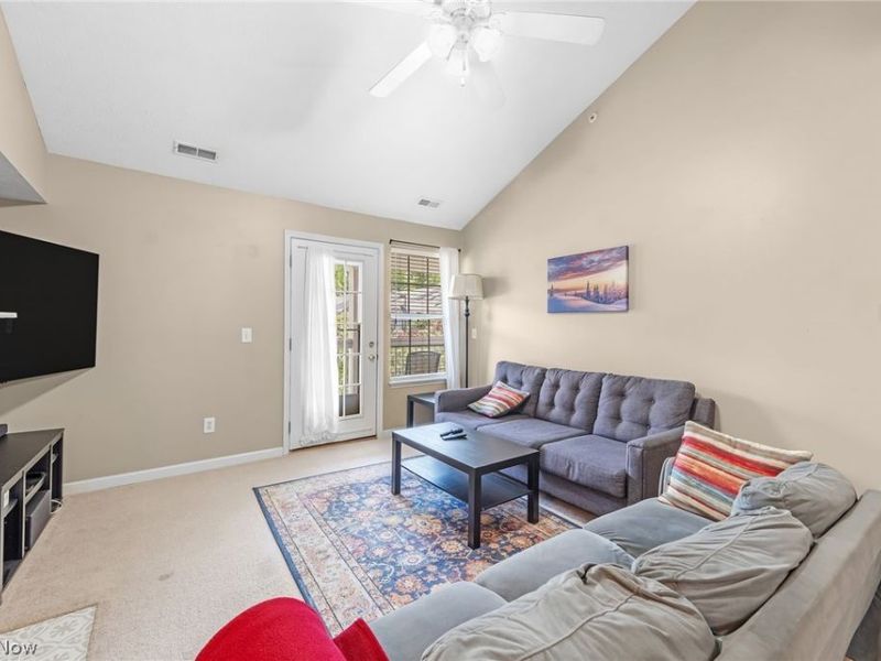 14943 Lenox Drive , Unit 523, Strongsville, OH 44136 Photo 4