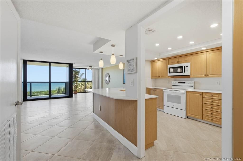 10410 S Ocean Drive, Unit 308, Jensen Beach, FL 34957 Photo