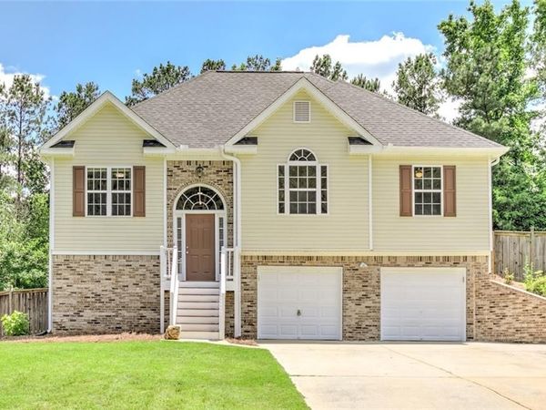 62 Roundtree Court , Dallas, GA 30132