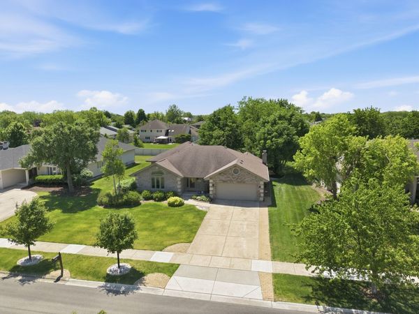 9911 195th Street , Mokena, IL 60448